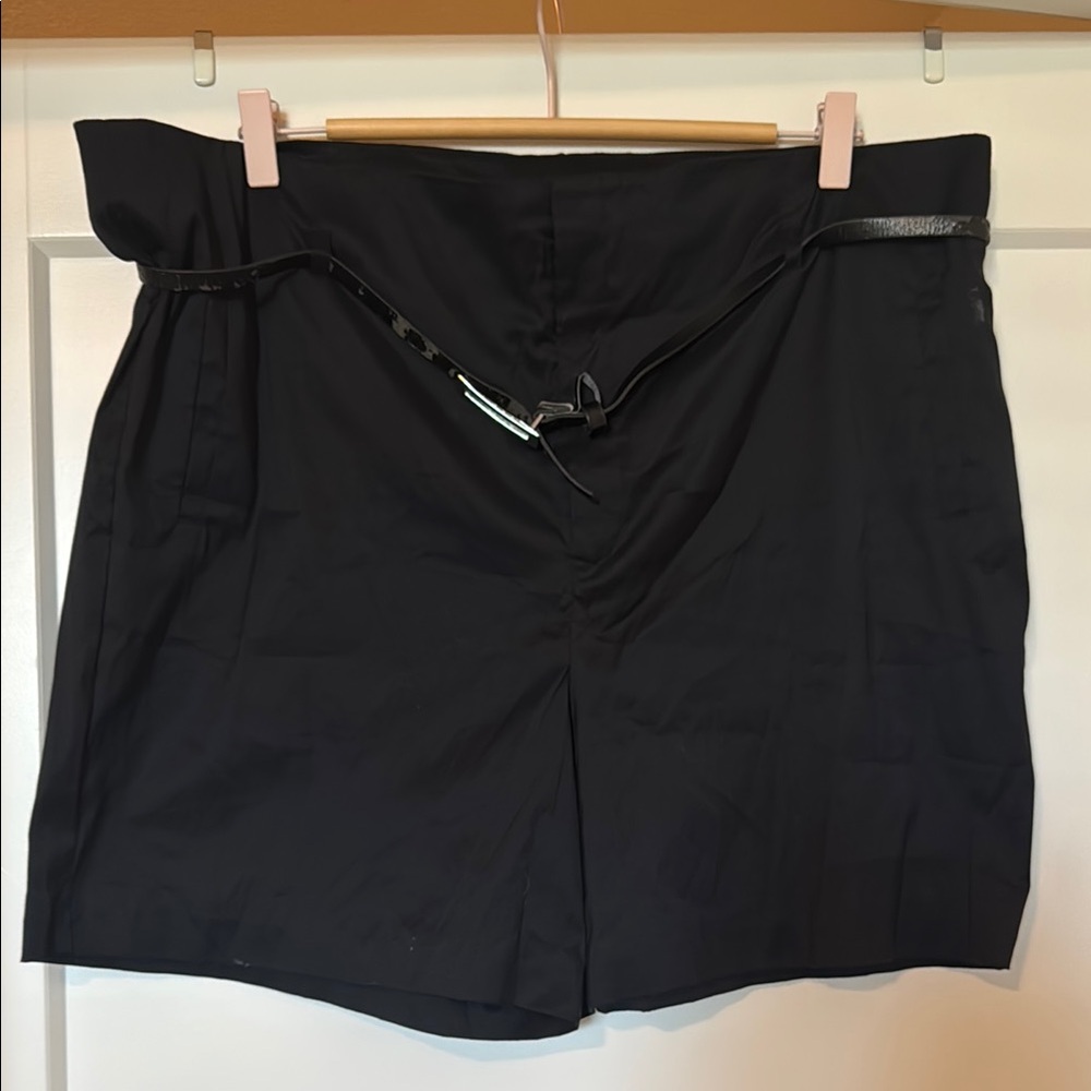 Shesaid… black JCPenney shorts with belt nwt